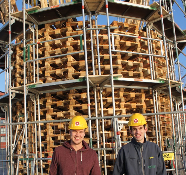 Toren van pallets in Almere WIN, nieuwsplatform van en voor Windesheim