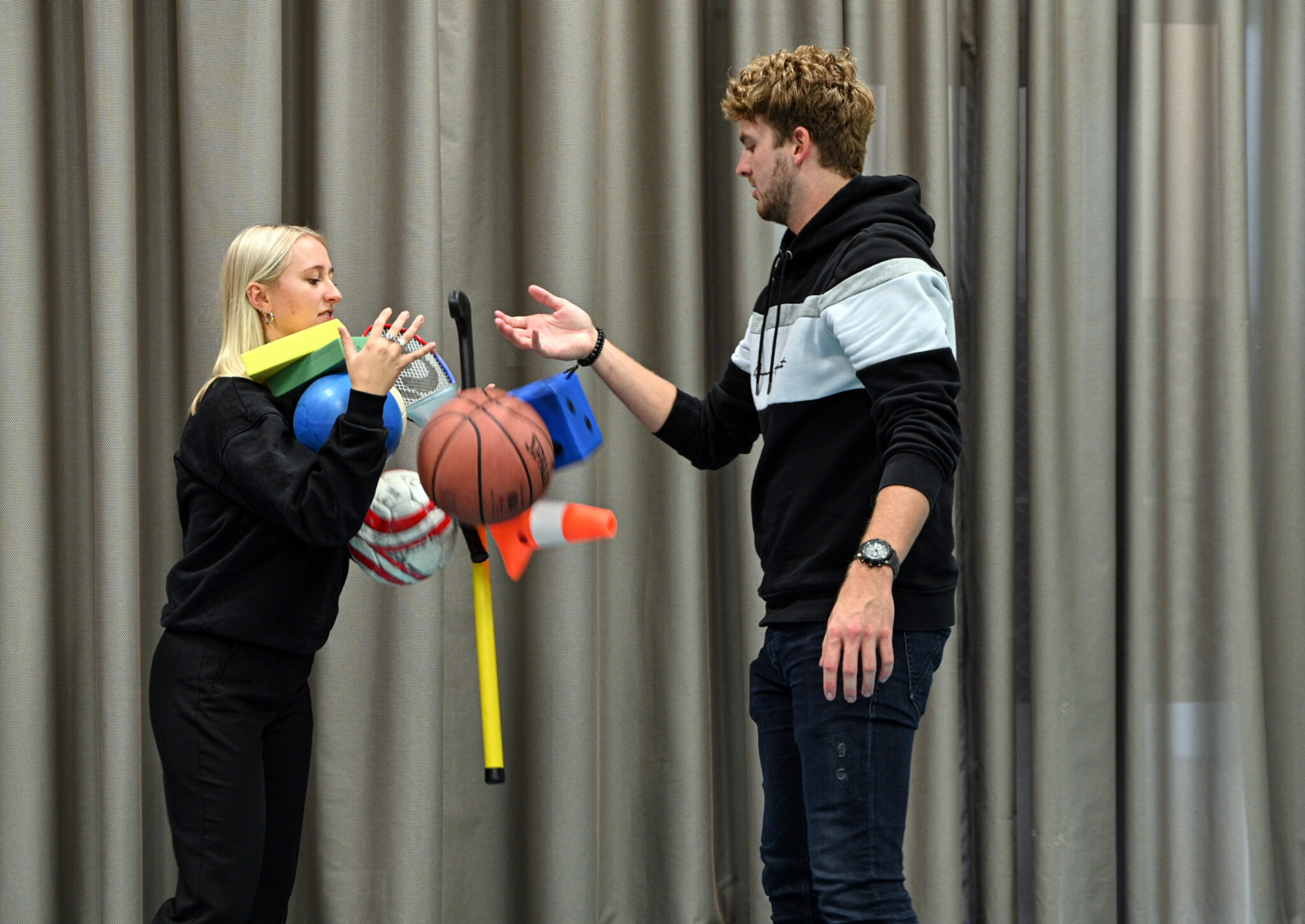 Cor Niks: ‘Alle ballen in de lucht houden’ - WIN, magazine en