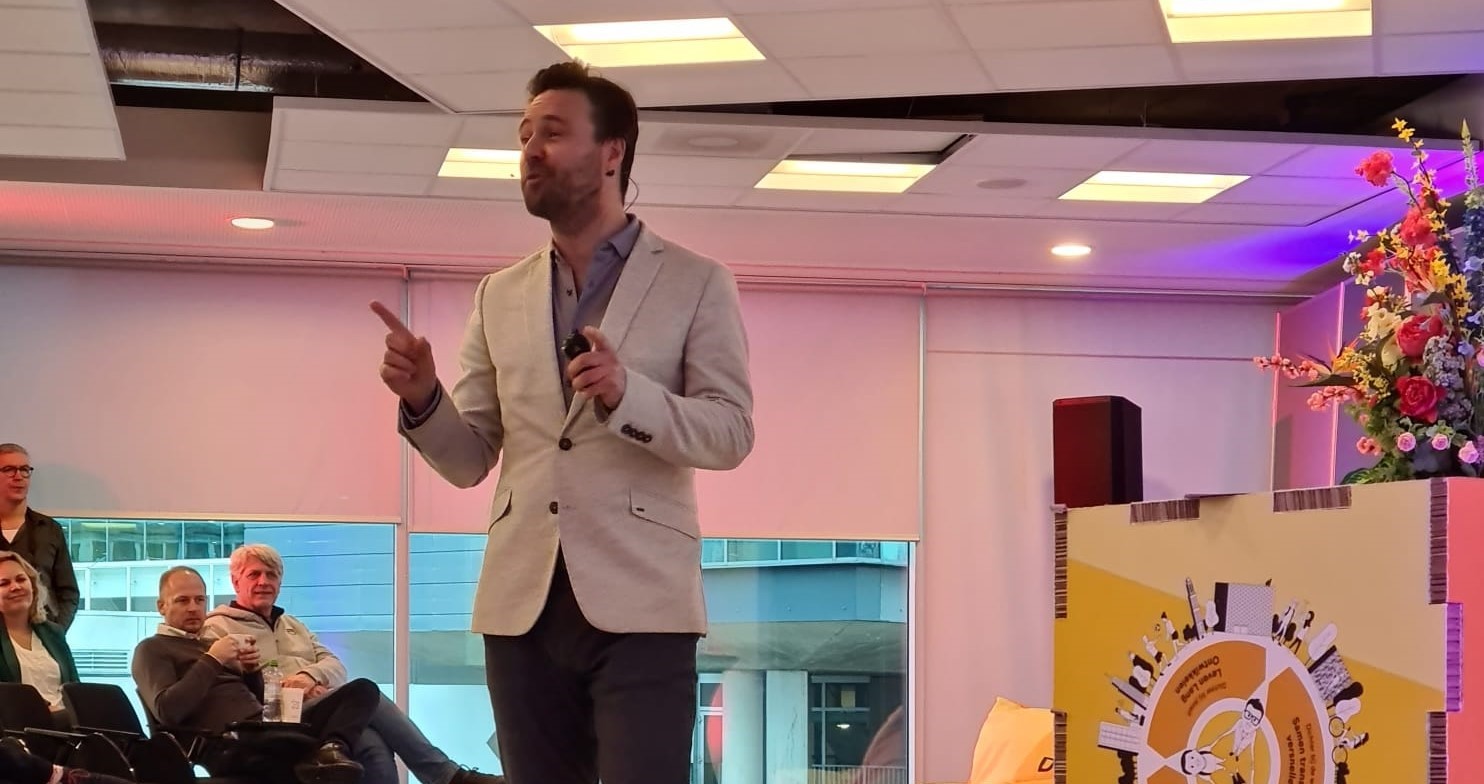 Opening Onderwijsweek 2024: 'Je bent leniger als je denkt' - WIN