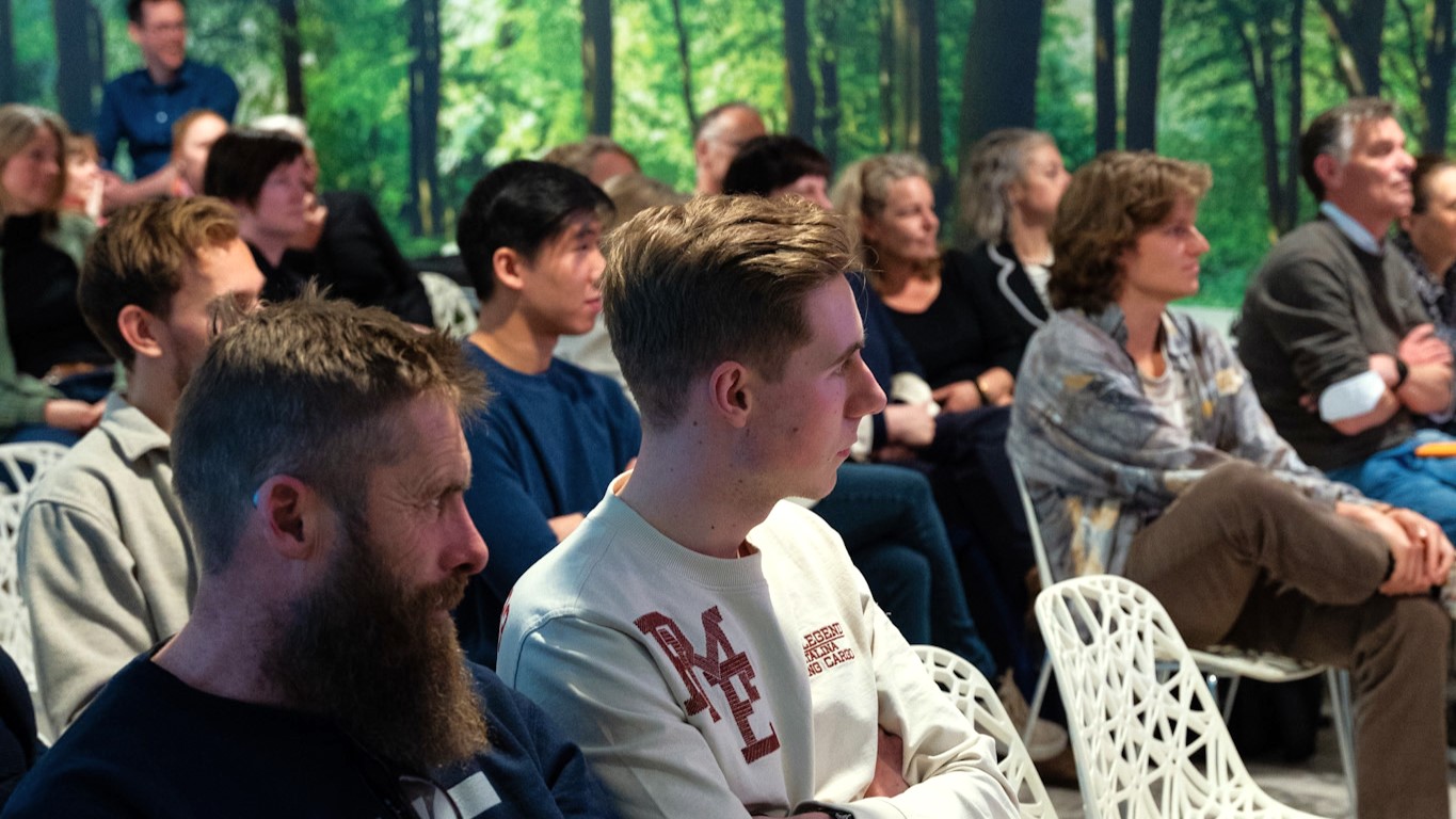 Nieuw raadslid wil stem laten horen aan ‘hoge piefjes’ - WIN, magazine