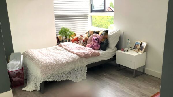 Laura van Knippenberg: ‘Pas ik nog in mijn tienerkamer?’